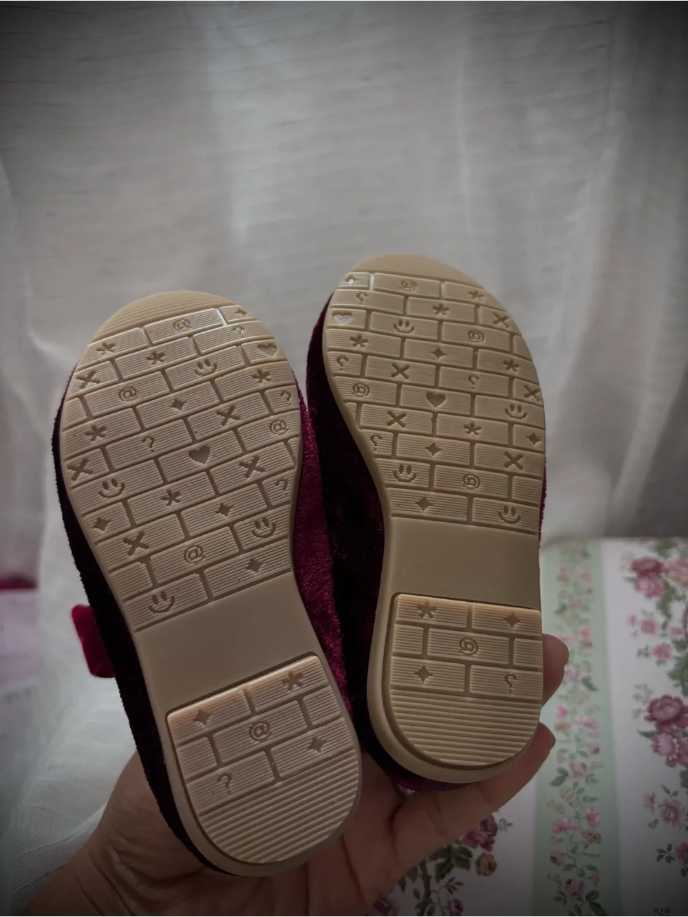 Spanish-style Mary Janes with velvet bow – Bordeaux NEW